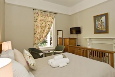 Orari Boutique Queen Room